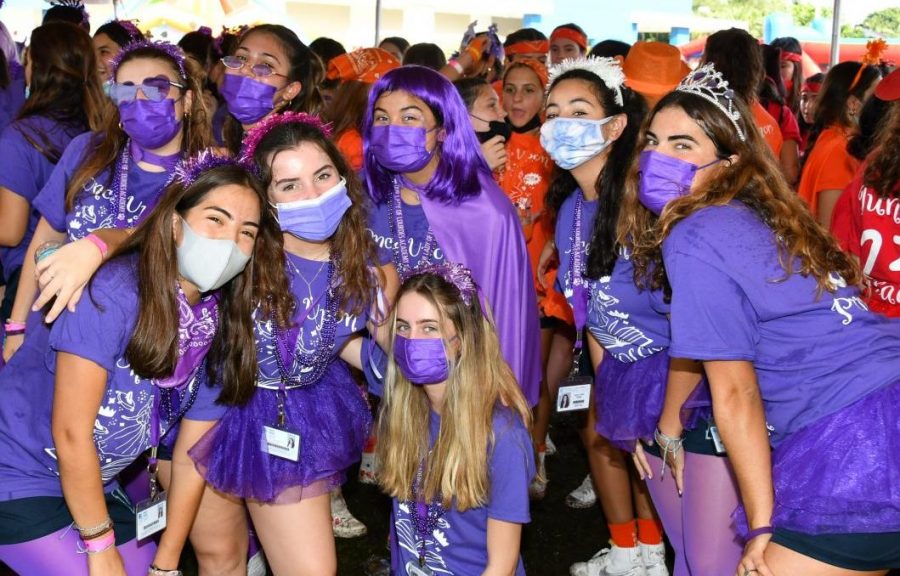 Seniors Ana Serratos, Kate Roig, Carolina De la Vega, Emma Herrero, Sasha Cejas, and Victoria Del Toro  (Left to Right) enjoying their last OLLA Fest together as their senior festivities commence. Seniors truly cherished their time together as they came together to celebrate the OLLA sisterhood.