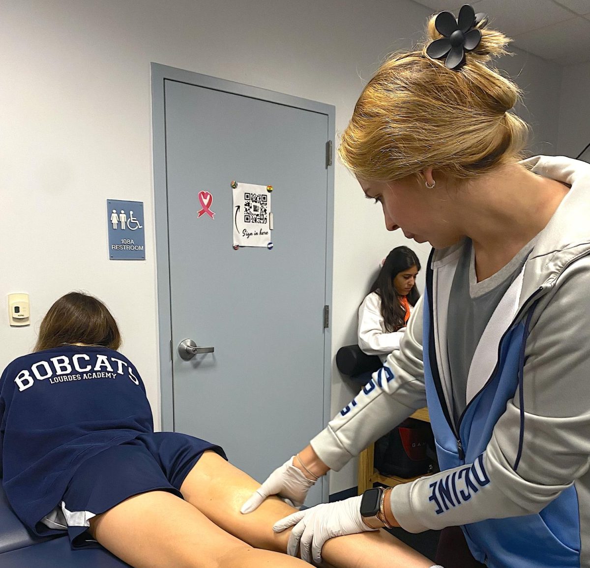 Belinda+helps+with+the+Rehabilitation+of+many+school+athletes%2C+such+as+Senior+Ashley+Pennie.+Belinda+has+seen+her+everyday+for+two+weeks%2C+for+dry+needling+and+massages%2C+preparing+Pennie+for+the+upcoming+soccer+season.