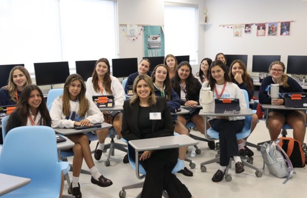 Carma Connected Partner Ashley Jimenez-Gonzalez ‘06 encouraged her two sessions to “start connecting now” with the current teachers, alumnae, and fellow students. 